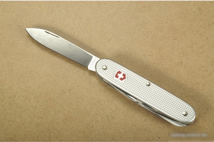 Мультитул Victorinox Pioneer 0.8150.26