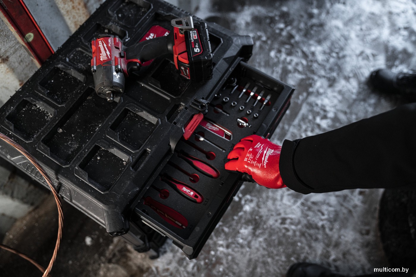 Нитриловые перчатки Milwaukee Fully Dip Cut Level 1/A 9/L 4932493220